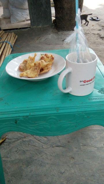 Pengaman Handle Pintu Penahan Handel Pintu Engsel Bulat Dinding Tembok