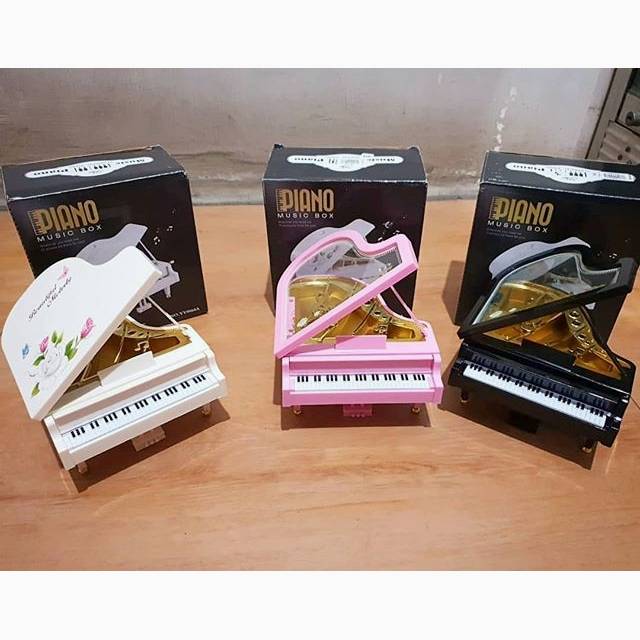 

Kotak Musik Piano Kado Ultah Romantis