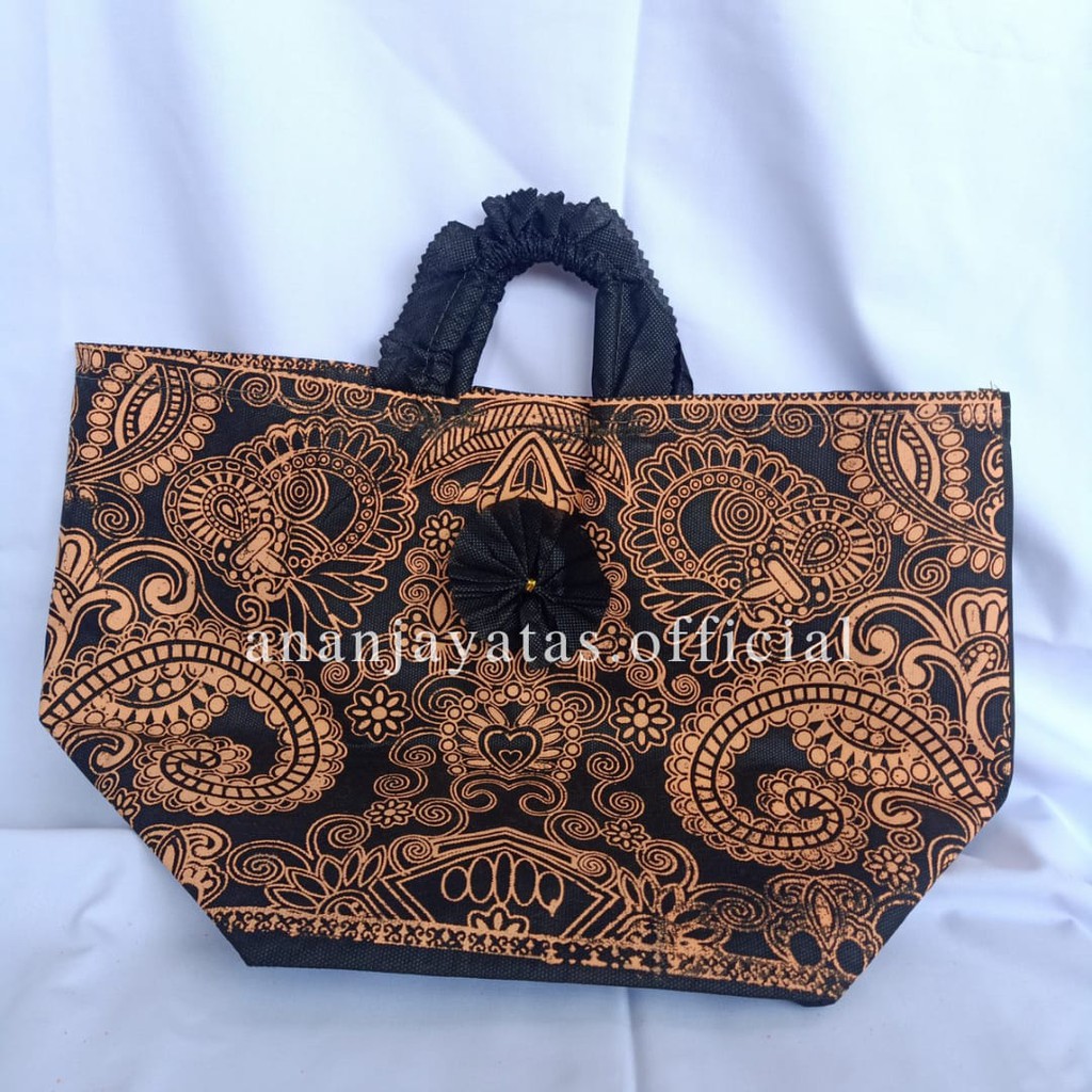 

Tas Hajatan Spundbond Syahrini Batik