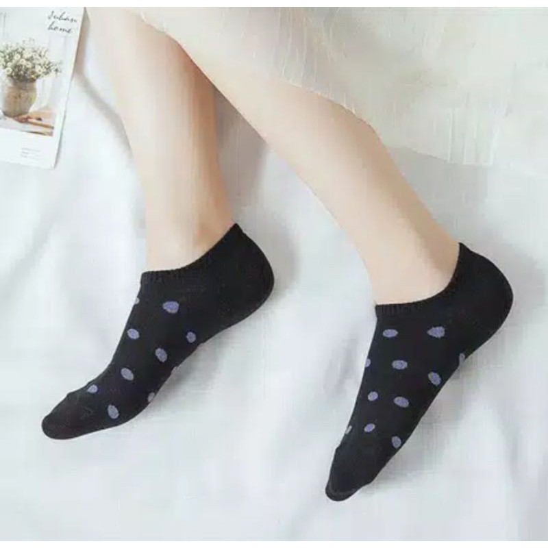 KAOS KAKI PENDEK HITAM MOTIF LOVE