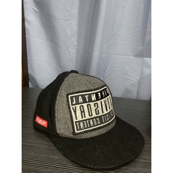 topi parental advisory hitam abu