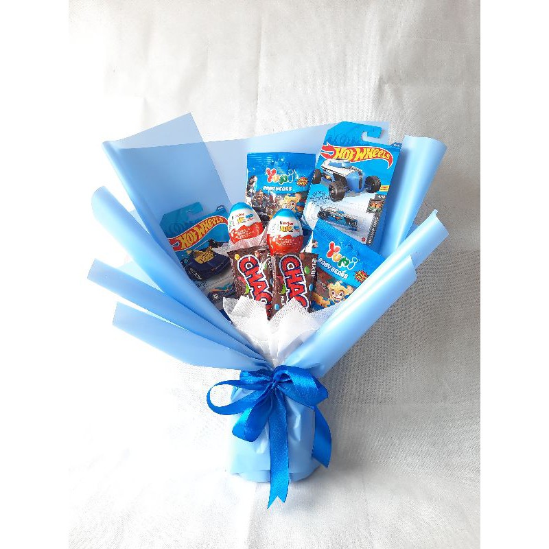 Bucket snack dan hot wheels