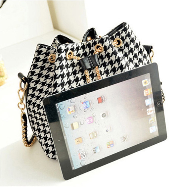 Tas Selempang Wanita Estetik Drawstring - White