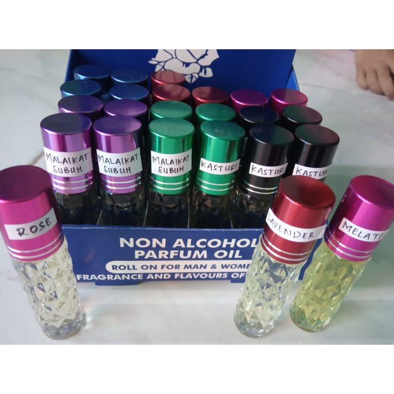 Parfum jessica parker Baccarat dan kasturi kijang non alkohol 6 ml roll on