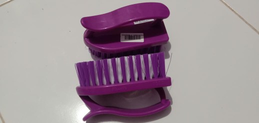 Hawaii Striko Sikat Baju