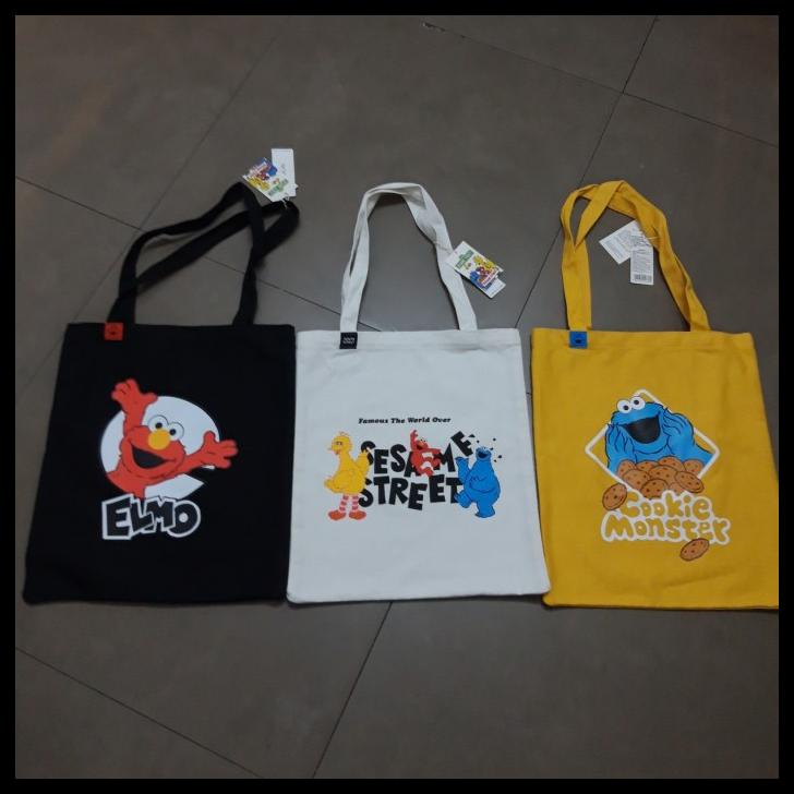 Totebag Varian Sesame Street Miniso
