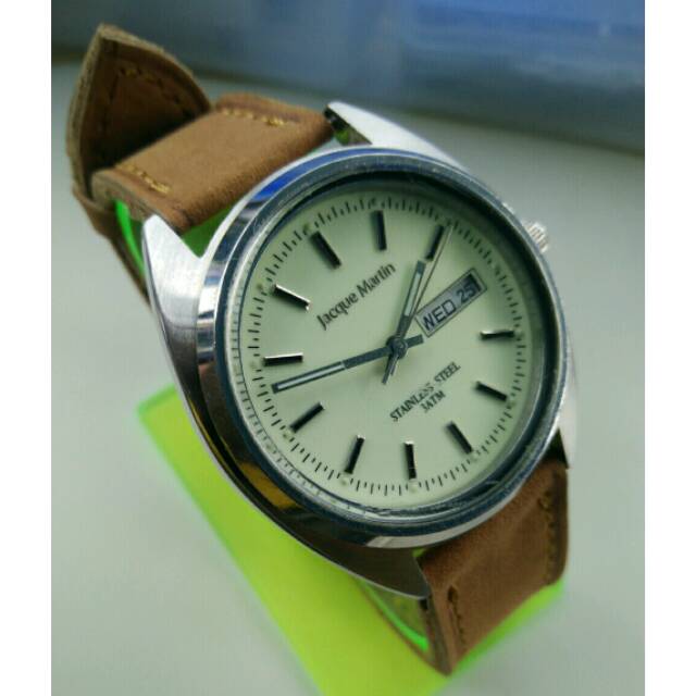 Jam tangan pria merek jacque martin