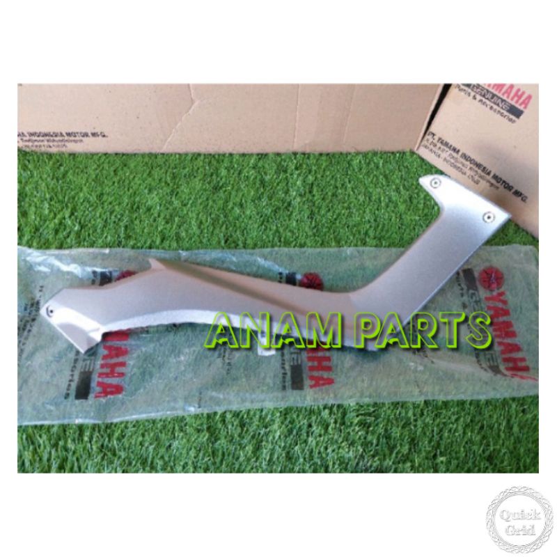 COVER SIDE 4 DELTABOX SEBELAH KANAN YAMAHA NMAX OLD SILVER ORIGINAL YAMAHA YGP