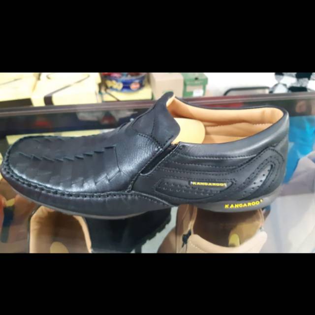 Sepatu Pria Kangaroo