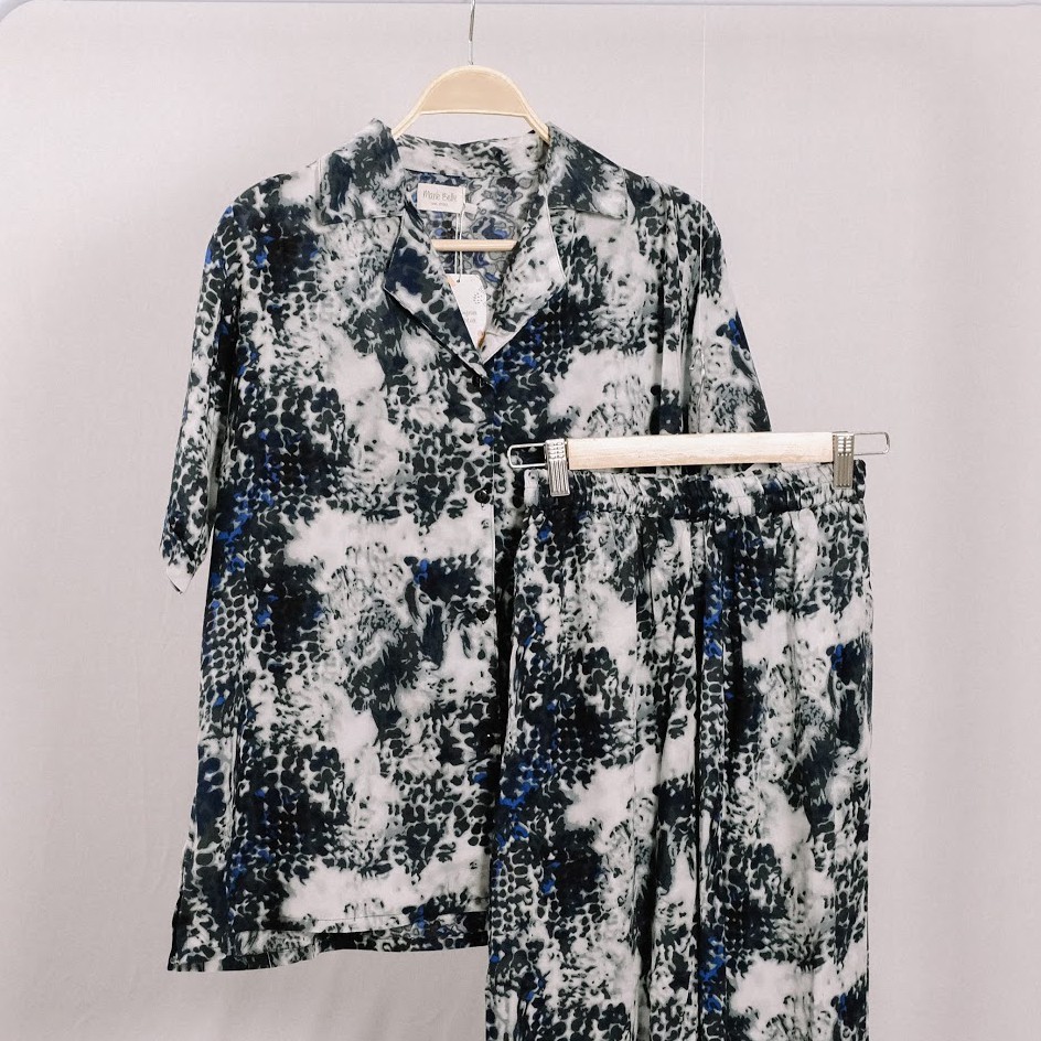 Baju Tidur Lengan Pendek dan Celana Panjang - mariebellie (ABSTRACTGREY)