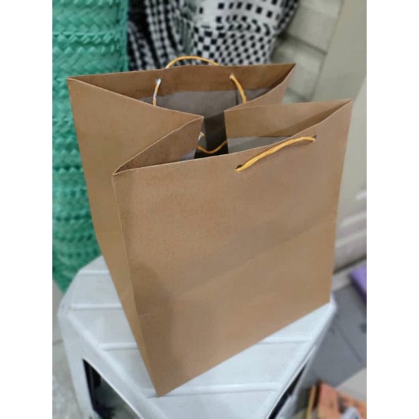 

paper bag nasi box 22 dan 23 isi 12 pcs terlaris dan termurah