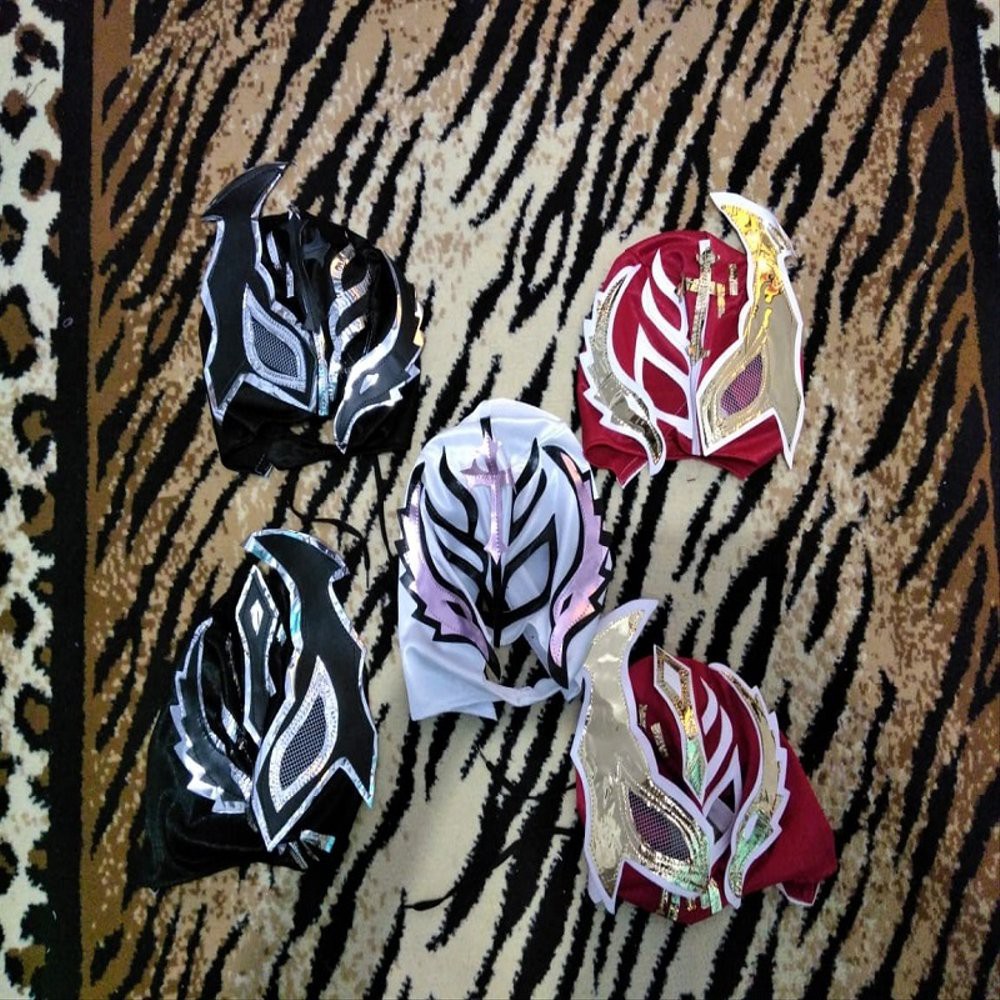 Topeng WWE Superstar Rey Mysterio