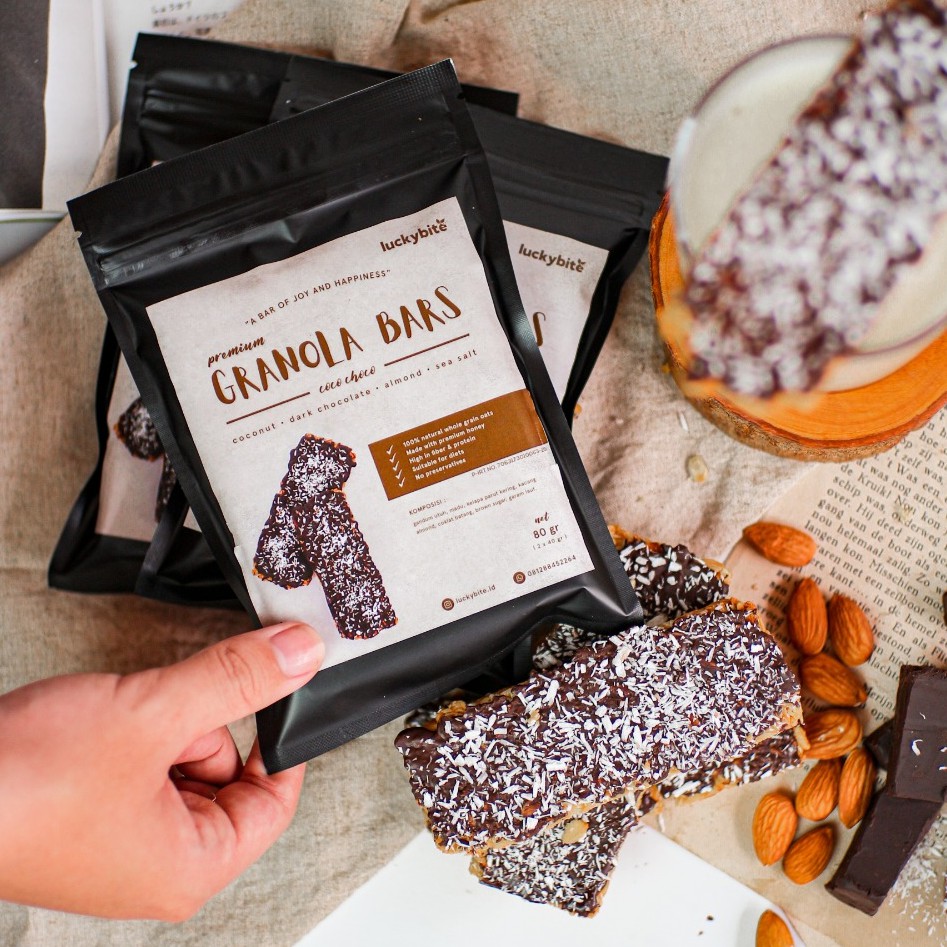 

Coco Choco Granola Bar (2 Bars) - Coconut, Dark Chocolate, Almond, Sea Salt - LUCKYBITE