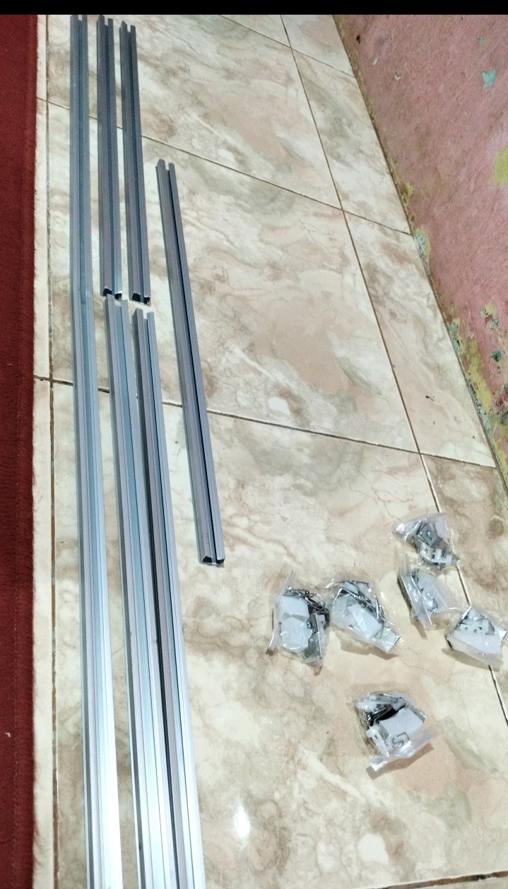 Kaki Penyangga Rel Kotak