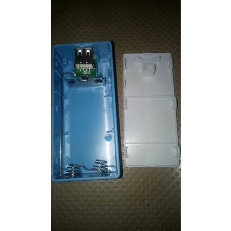 Kit Power Bank output 1A 5 V + Casing Plastik 2 baterai Type 18650