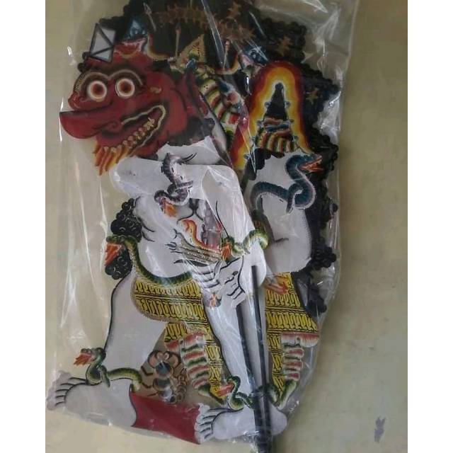 Wayang kulit sapi asli tokoh amral