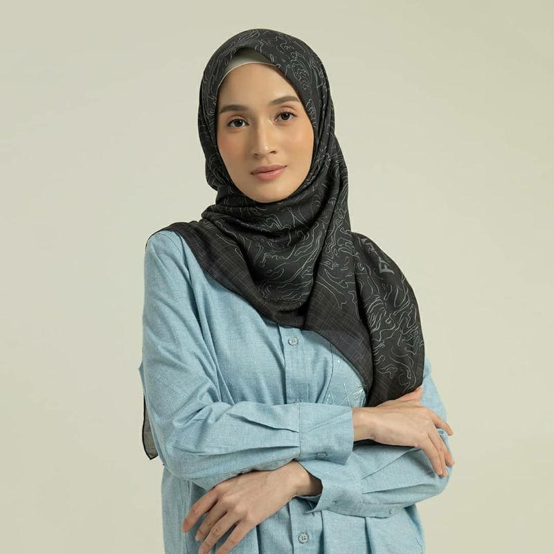 kami Frozen Scarf