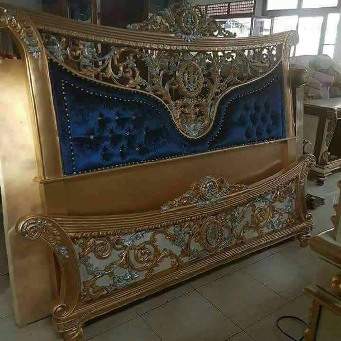 Dipan Tempat Tidur Raja Mewah Bahan Kayu Jati Asli Warna Sesuai Permintaan Ukuran No.1