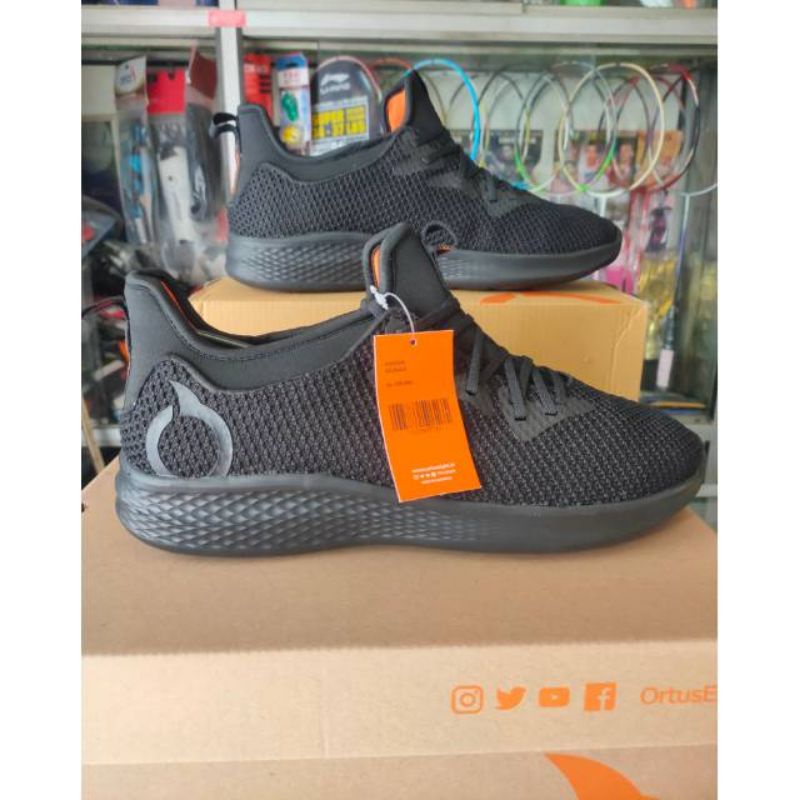 ortuseight phyton - all black
