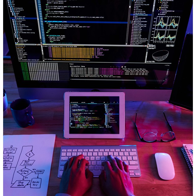 Develophing website with php & Laravel Framework