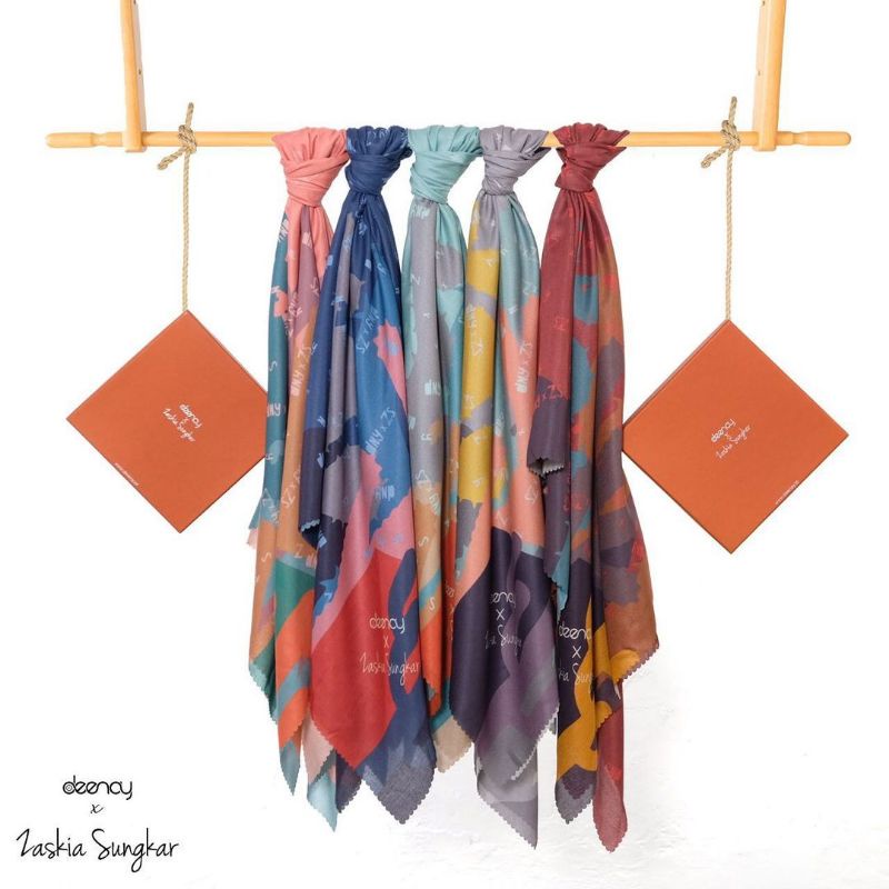 HIJAB DEENAY X ZASKIA SUNGKAR