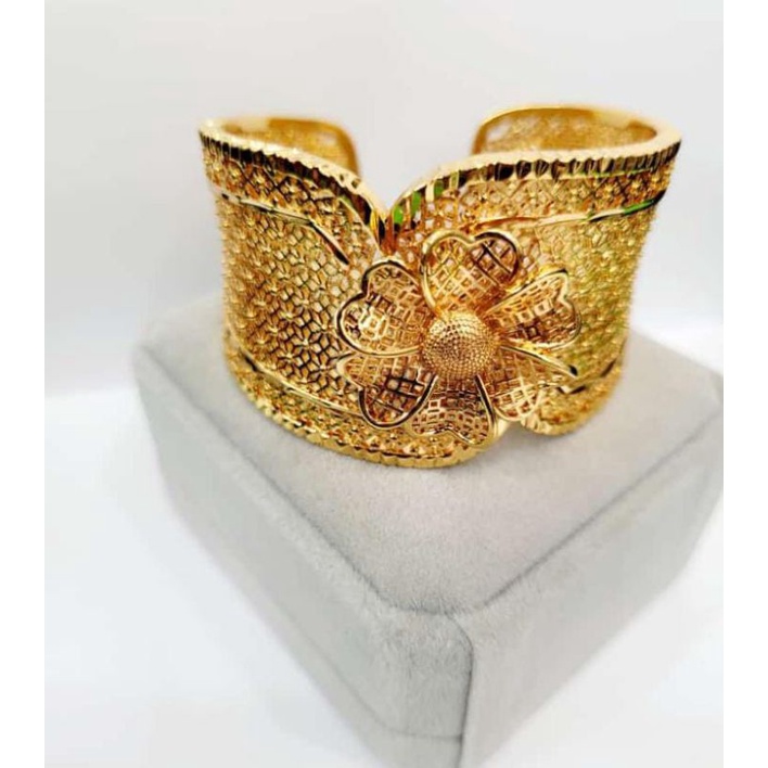 gelang tangan bahan titanium ori anti karat/gelang Dubai model emas