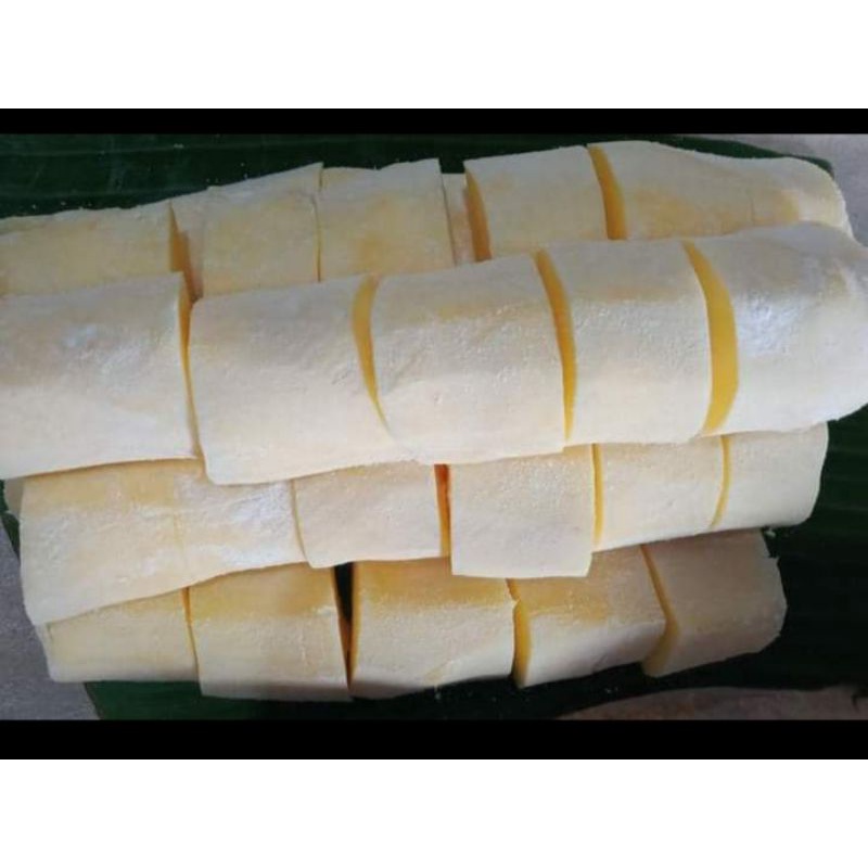 

Tape Mayang Madu,tape manis lembut tanpa serat.tape asli dari jember .1 kotak isi 700 gram.