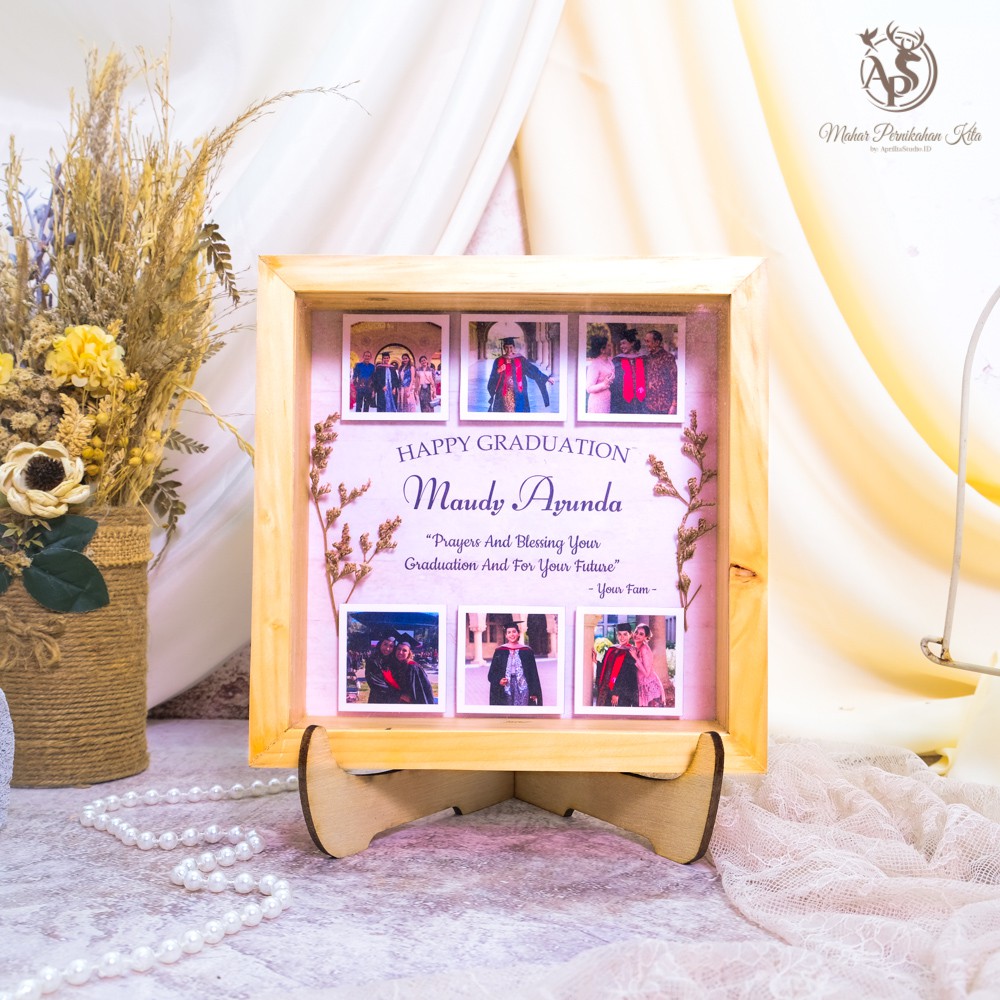 KADO PERNIKAHAN BRIONA, FRAME BINGKAI CUSTOM FOTO UKURAN 20x20 CM