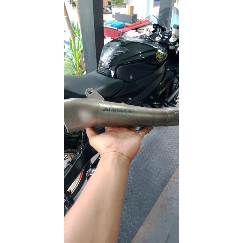 knalpot Akrapovic megaphone