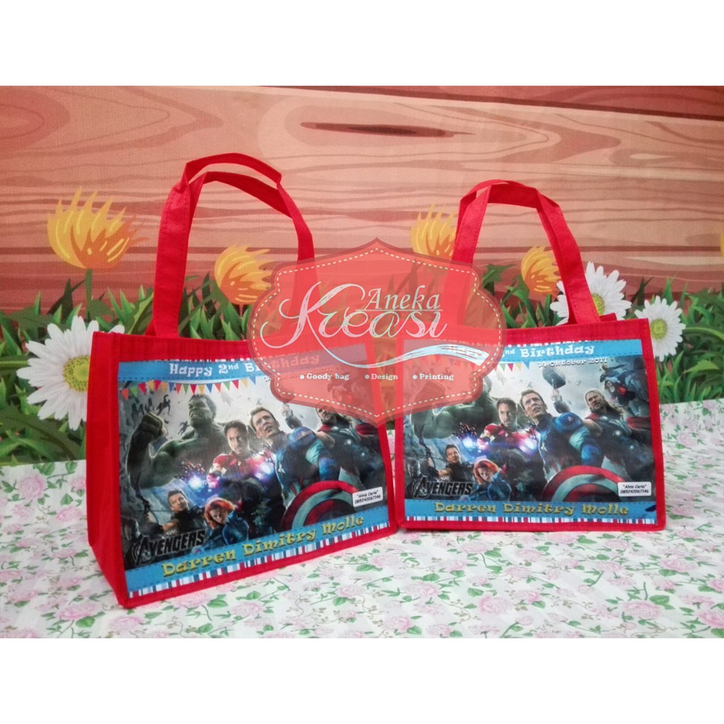 

Tas souvenir ulang tahun