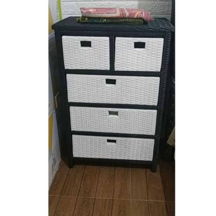 bufet laci rotan sintetis 5 atas