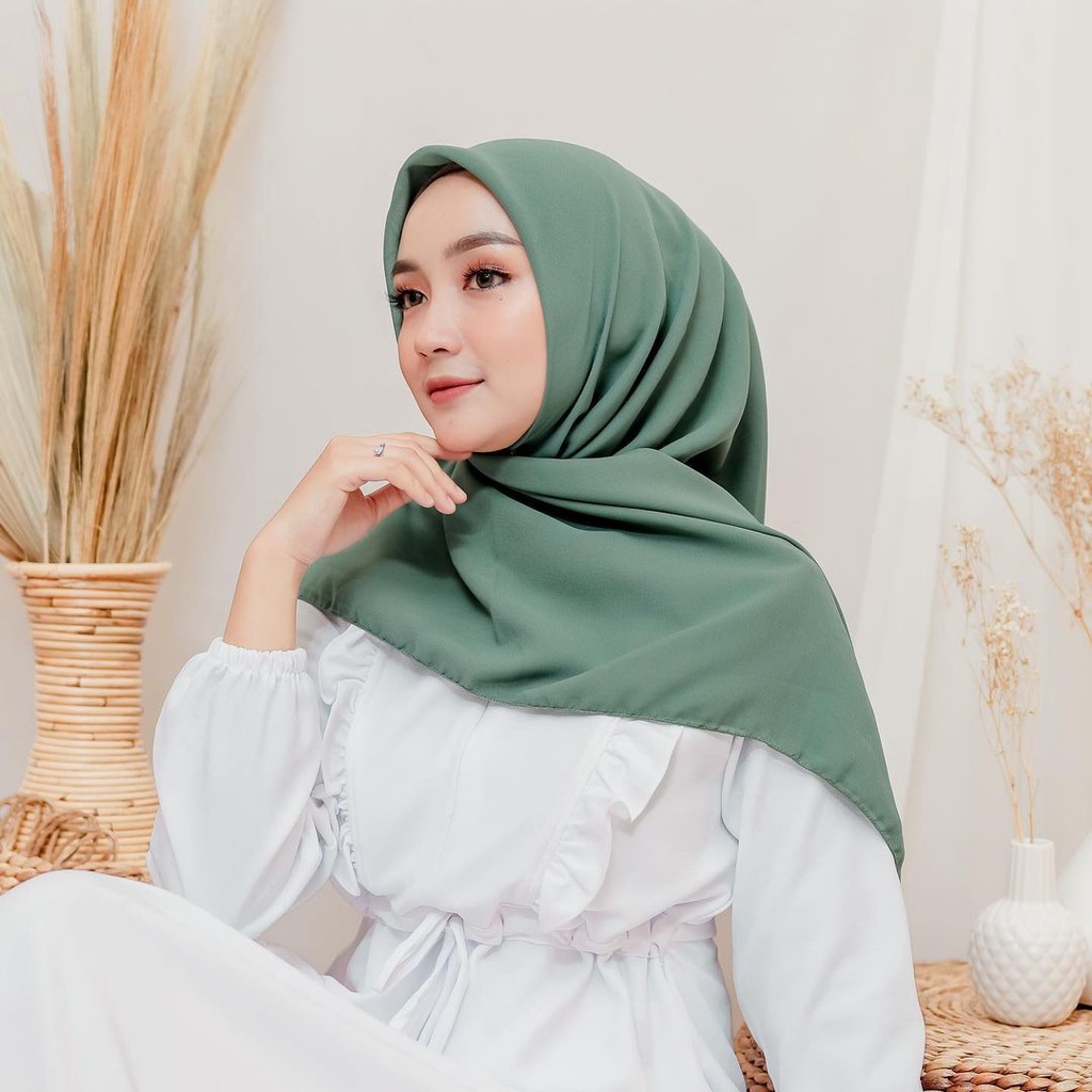 Bella Square HIjab Segi Empat Polly cotton Ukuran 115 x 115 cm Full Warna