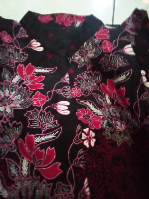 Baju Batik Couple Keluarga Motif Sakura Merah