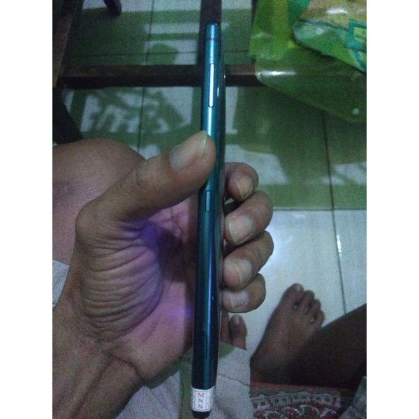 Sony Xperia xz2 versi au mulus dan normal 100%