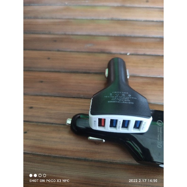 Charger Mobil quick car charger QC 3.0 30W 4 port