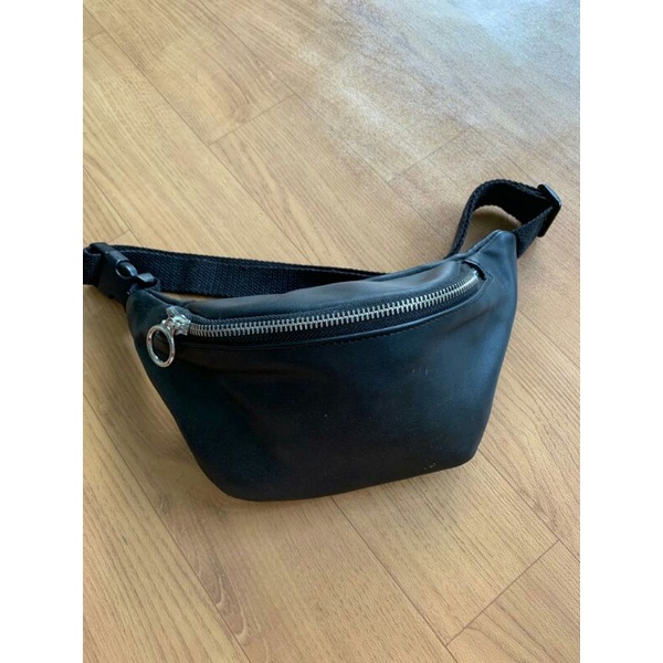 WAIST BAG PULL & BEAR ORIGINAL STORE /TAS PINGGANG PULL&BEAR PRELOVED/SECOND