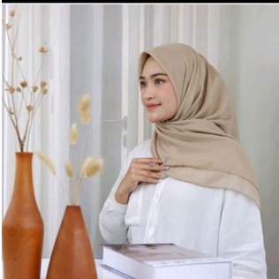 Hijab Paris- Hijab Segiempat-Kerudung Paris Premium -kerudung SegiEmpat Polos-Kerudung murah-Kerudung sekolah