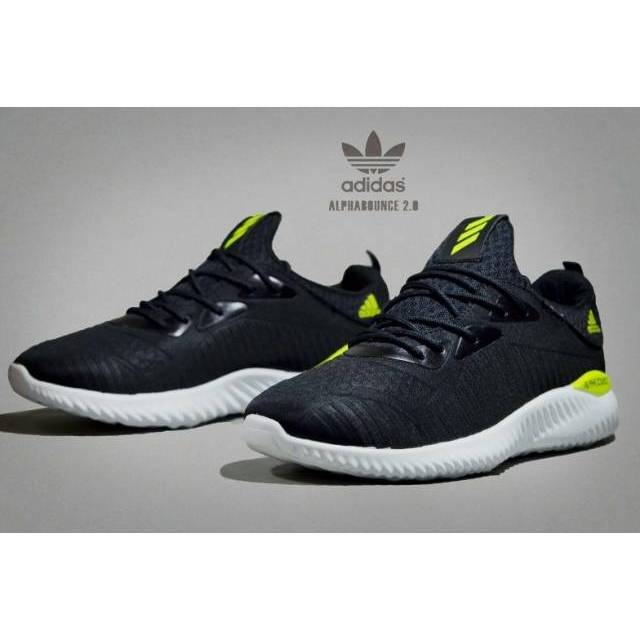 Sepatu Lari Pria Adidas Alphabounce 2.0, Sepatu adidas Alphabounce tumbular Sneakers Olahraga Pria.