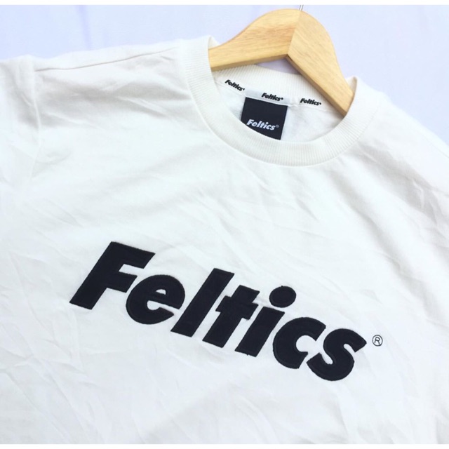 Crewneck Feltics Putih