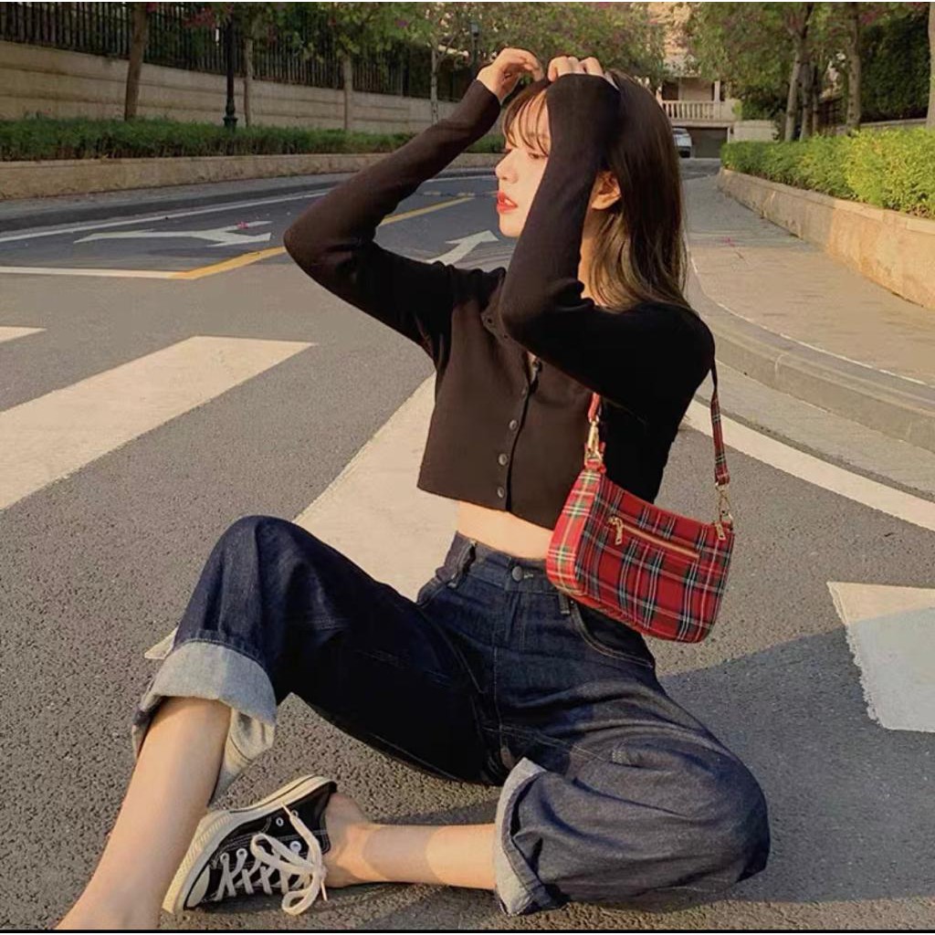 GFS ANGELA BUTTON CROP TOP