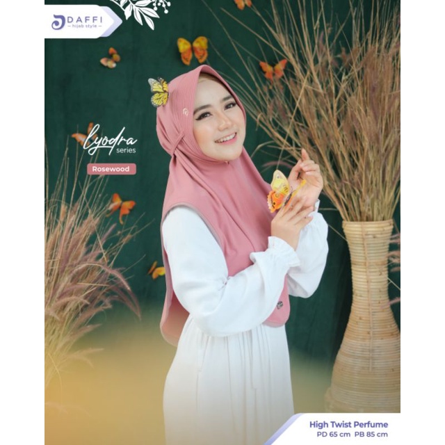 Jilbab Instan Lyodra by Daffi