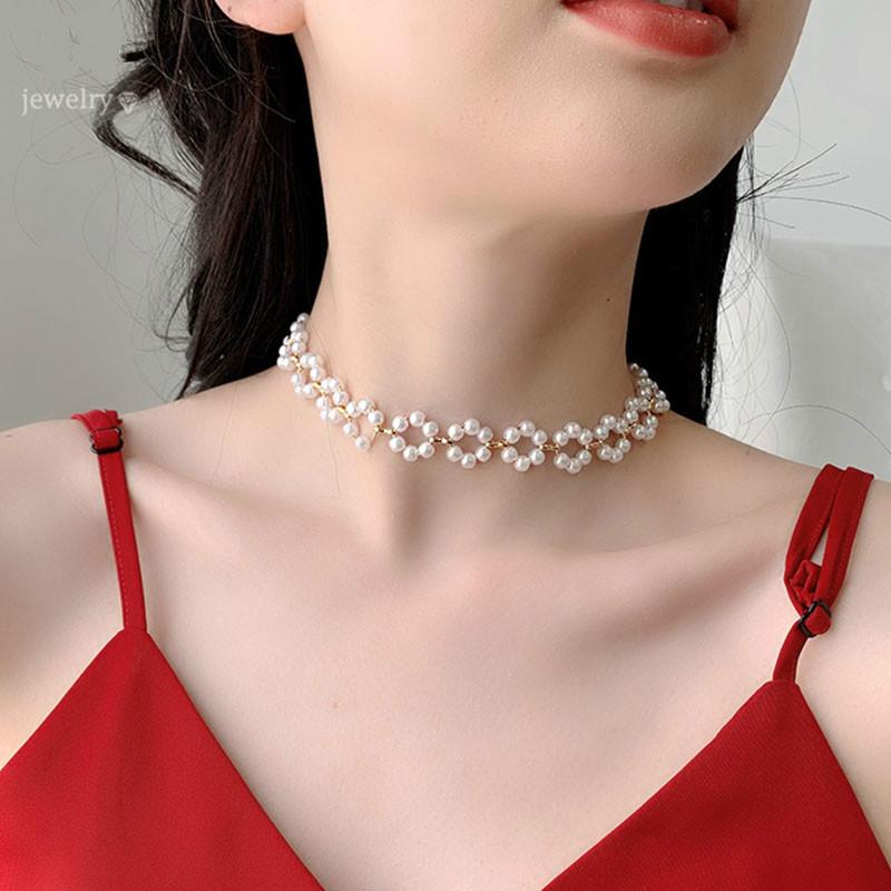 Perhiasan Kalung Choker Rantai Desain Bunga Putih Aksen Mutiara Gaya Korea Untuk Wanita