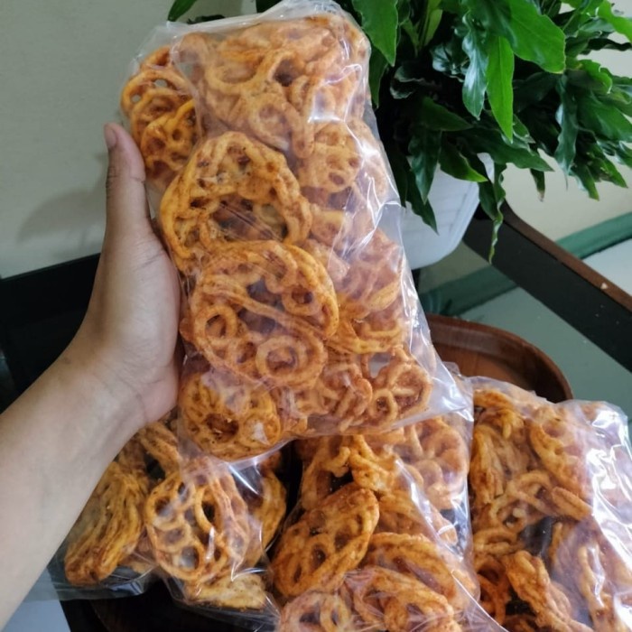 

Kerupuk Seblak Pedas 250 gram - Kerupuk Rambo Keong