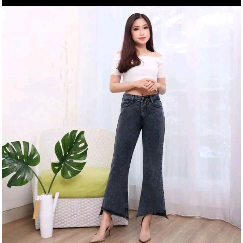 jeans wanita cutbray rumbay// fashion wanita kekinian// celana jeans wanita// kulot jeans kekinian// jeans cutbray rumbay kekinian