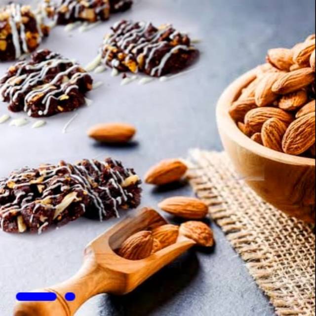 

Qukita coklat almond