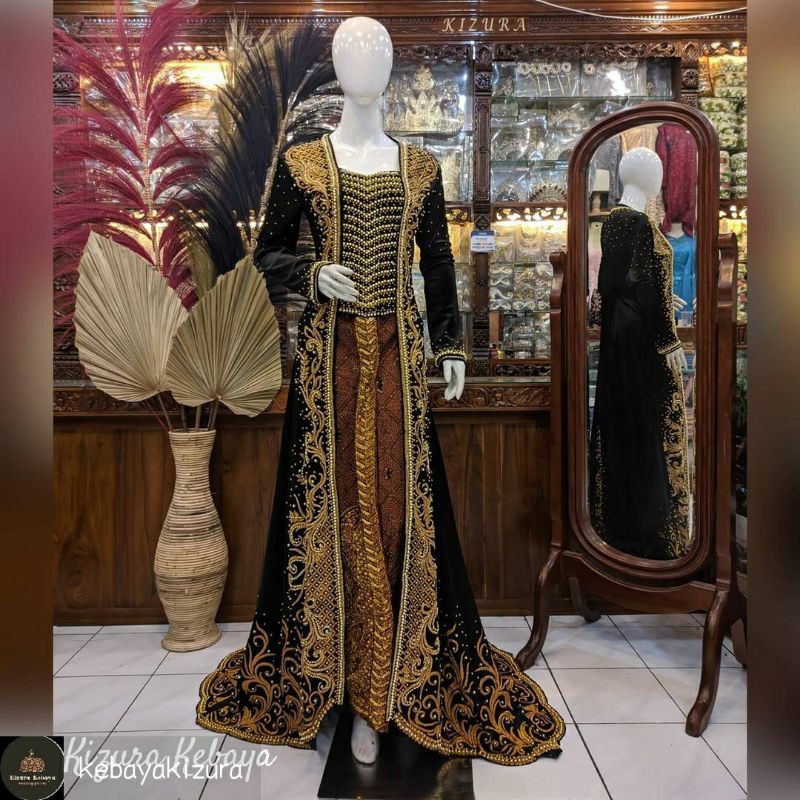 KEBAYA PENGANTIN BLUDRU EKOR SELUTUT SEMATAKAKI