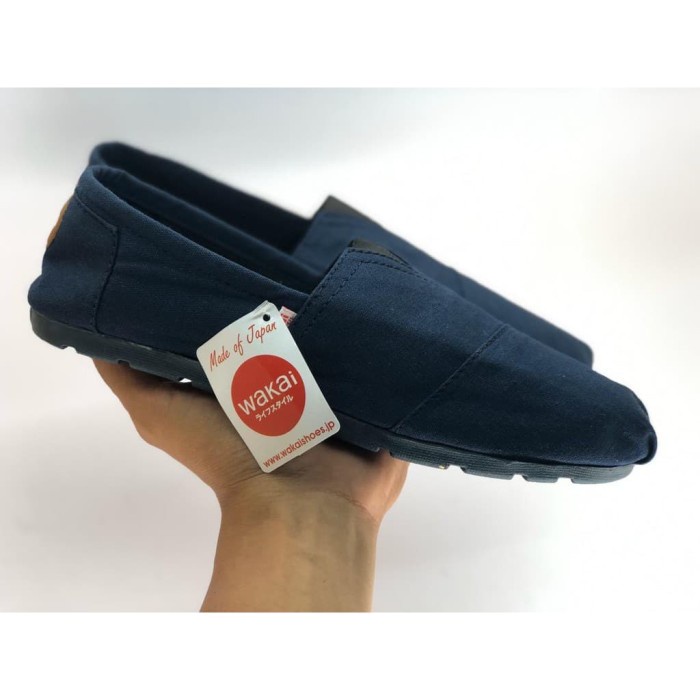 sepatu wakai slip on navy unisex size 36-43