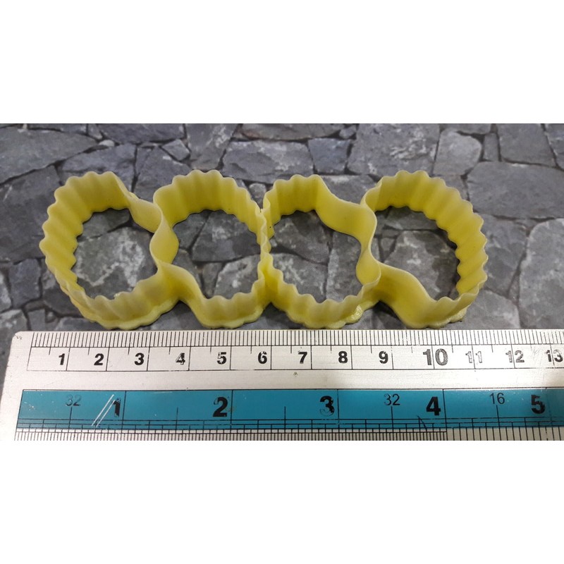 

Cutter Kuning Plastik Kerang