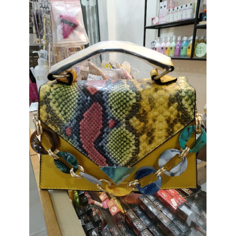 Tas import bahan kulit