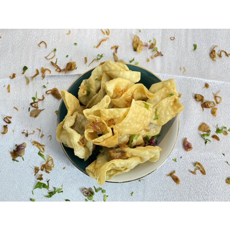 

Pangsit goreng isi daging sapi 100% daging banget